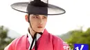 Kim Jae Joong tamapk begitu manis saat mengenakan hanbok. Kalo tidak percaya lihat deh saat Kim Jae Joong bermain di drama Dr.Jin. (Foto: soompi.com)