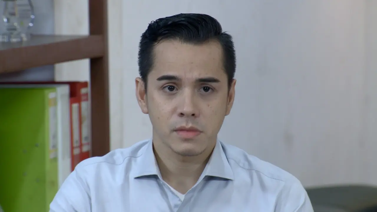 [Bintang] Orang Ketiga