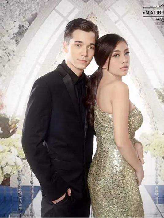 "tentang orang-orang dalam hidup Anda yang menerima Anda apa ada nya, mendukung & mendoakan Anda dalam Pilihan Hidup Anda yg terbaik, dan tidak peduli apa pun yg terjadi Mereka akan selalu siap menopang Anda," sambungnya. (Instagram/malibu62studio)