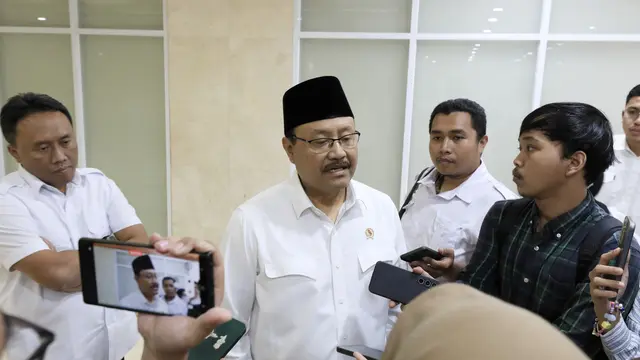 Menteri Sosial (Mensos), Saifullah Yusuf di Gedung DPR.