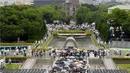  Peringatan itu dihadiri korban yang masih hidup, keluarga korban, pejabat pemerintah dan juga perwakilan negara asing, Rabu (6/8/14). (REUTERS/Kyodo)