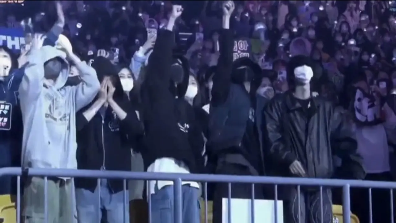 Potret Pledis Boys saat Hadiri Fanmeeting Seventeen di Seoul