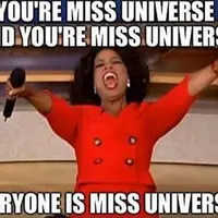 Insiden yang terjadi di Miss Universe 2015 jadi cikal-bakal lahirnya sederet meme menggelikan.