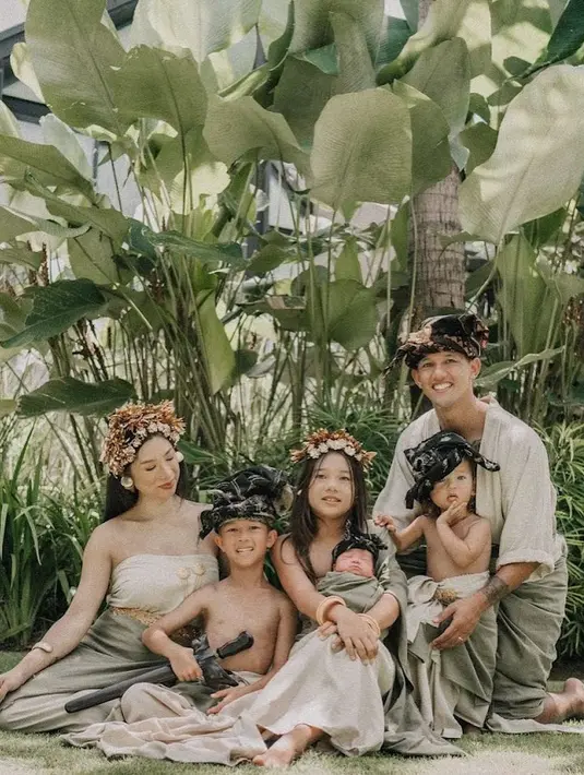 <p>[Instagram/jenniferbachdim]</p>