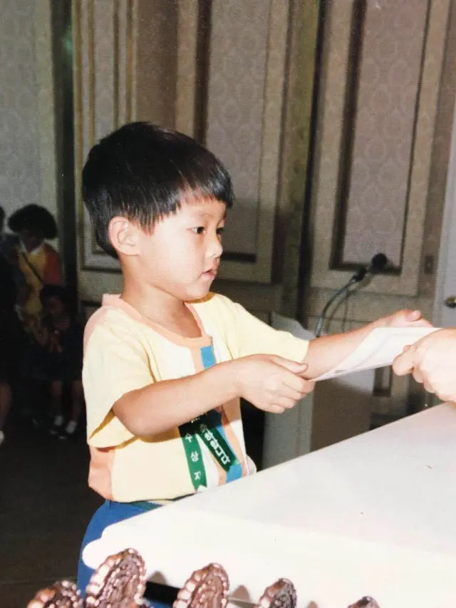 Foto masa kecil Song Joong Ki. (Instagram/ hi_songjoongki)