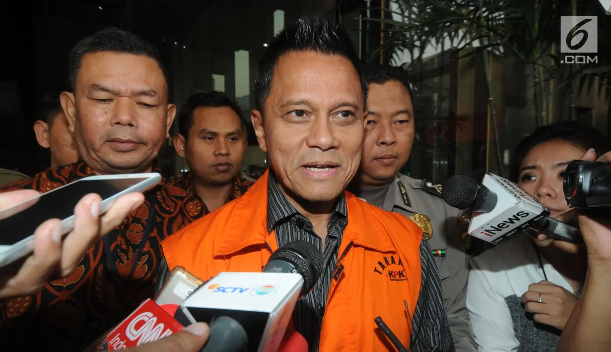 Presiden Komisaris PT MRA Soetikno Soedarjo memberikan keterangan usai menjalani pemeriksaan di Gedung KPK, Jakarta, Rabu (7/8/2019). Penyuap mantan Dirut PT Garuda Indonesia Emirsyah Satar ini ditahan terkait dugaan suap pengadaan mesin dan pesawat di PT Garuda Indonesia. (merdeka.com/Dwi Narwoko)