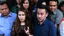 'Pelakunya masih muda, lulusan SMK. Kan sayang bangat melakukan hal ini. Jadi saya harap sih enggak ada yang kejadian seperti ini lagi,' tambah pelantun ‘Sik Asik’ ini. (Wimbarsana Kewas/Bintang.com)
