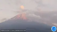Gunung Semeru di Lumajang Jatim kembali erupsi pada Sabtu pagi (16/8/2025), pukul 05.37 WIB. (Liputan6.com/ Dok PVMBG)