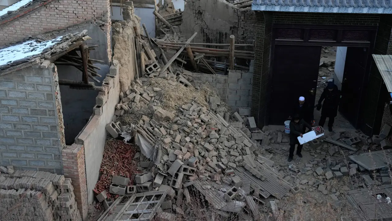 Mengawali pekan, Senin (8/1/2024) sejumlah wilayah Indonesia digetarkan gempa. Hingga pukul 19.40 WIB, ada empat kali gempa hari ini terjadi di Bumi Pertiwi.