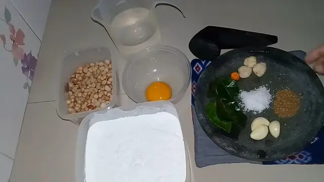 Cara Goreng Peyek agar Tipis dan Gurih, Serap Sedikit Minyak