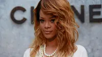 Raup Sukses, Album Rihanna Laku 10 Juta Kopi di Amerika