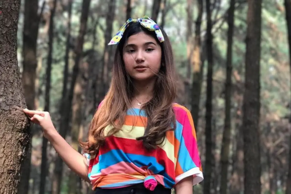 Maureen Daryanani merupakan adik bintang sinetron Anak Langit, Marcella Daryanani.
