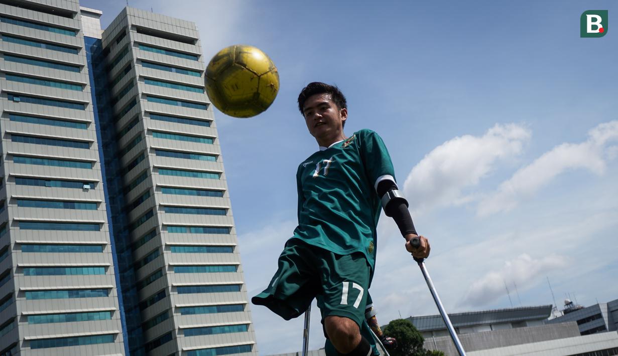 Prestasi gemilang yang pernah diraih tim ini pada 2018 lalu adalah mengalahkan Tim Nasional Sepak Bola Amputasi Malaysia. (Bola.com/Bagaskara Lazuardi)