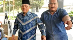 Mantan Ketua Komisi X DPR, Mahyuddin, diperiksa terkait penyidikan kasus dugaan korupsi pembangunan Wisma Atlet dan Gedung Serbaguna Sumatera Selatan tahun 2010-2011, Jakarta, Rabu (5/11/2014). (Liputan6.com/Miftahul Hayat)