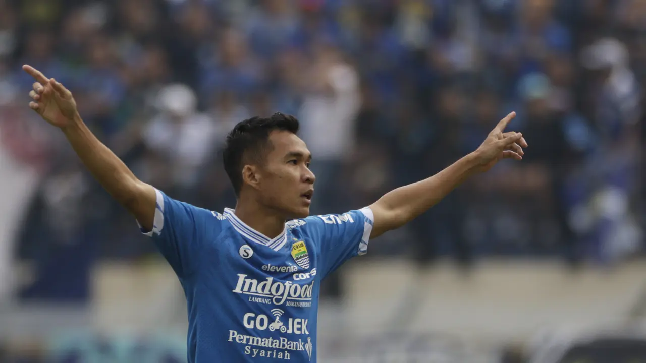 FOTO: Sempat Tertinggal, Arema Bangkit Imbangi Persib di Bandung