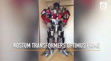 Ajang cosplay terbesar yang akan digelar di Tokyo menampilkan kostum robot fiksi "Optimus Prime" dari serial The Transformers.