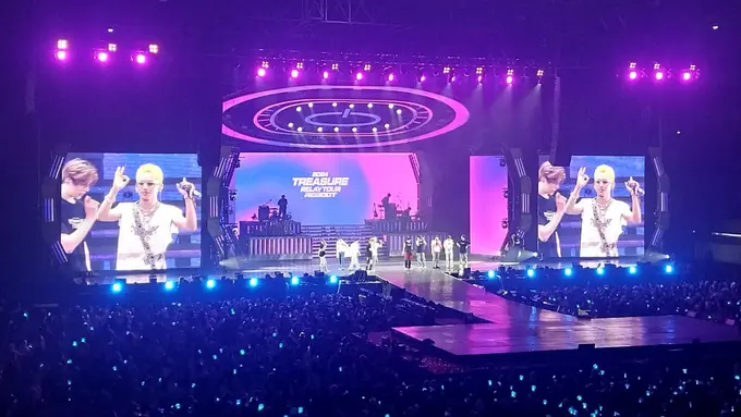 Konser TREASURE di Jakarta (Fimela.com/Soraya Fitriyani)