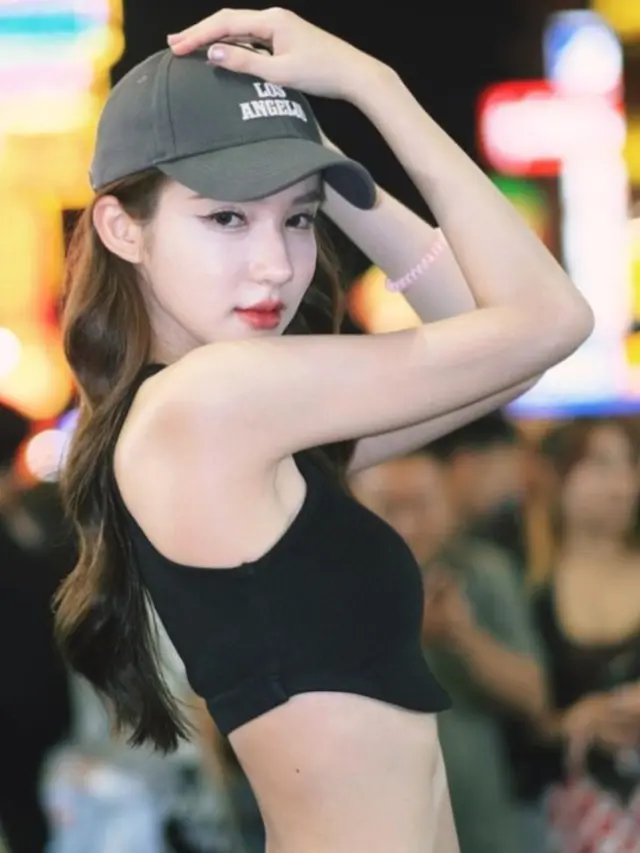 Sama Seperti Halnya Nong Poy, Rinrada Thurapan Juga Dijuluki Transgender Cantik. Kecantikan Rinrada Thurapan Bahkan Membuat Suaminya Rela Menceraikan Istri Pertamanya (Rinrada Thurapan/ Foto: instagram.com/yoshirinrada