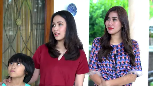 6 Potret Lawas Kebersamaan Syahnaz Sadiqah dan Lady Nayoan, Adu Akting di FTV