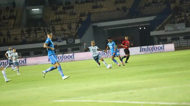 Persib Bandung Vs Persita Tangerang