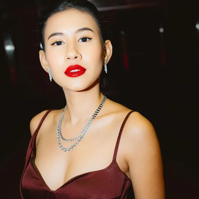 Shenina di tale of the land