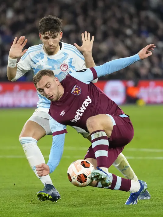 Tidak ada gol yang tercipta sepanjang babak pertama. (AP Photo/Kirsty Wigglesworth)