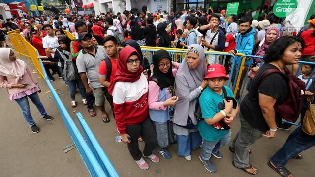 Rela Antre Sebelum Toko Buka, Demi Suvenir Asian Games