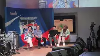Diskusi bertema “Pentingnya Kolaborasi dalam Jurnalisme Iklim” yang diselenggarakan pada Selasa, 29 Oktober 2024. Diskusi ini dihadiri, dari kiri ke kanan Ridzki Sigit, Daniel Glick, dan Hilman Afif sebagai pembicara, serta dipandu Adinda Kusumo sebagai moderator. (Liputan6.com/Siti Syafania Kose)