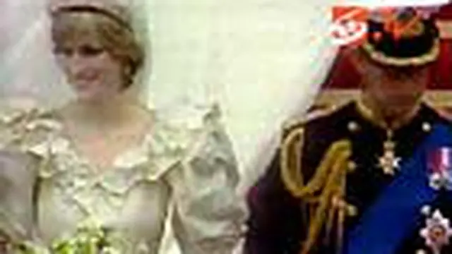 Koleksi busana Lady Diana akan dilelang di Inggris pada 8 Juni mendatang. Terdapat gaun pengantin dan gaun yang dipakai Diana saat bertunangan dengan Pangeran Charles. 