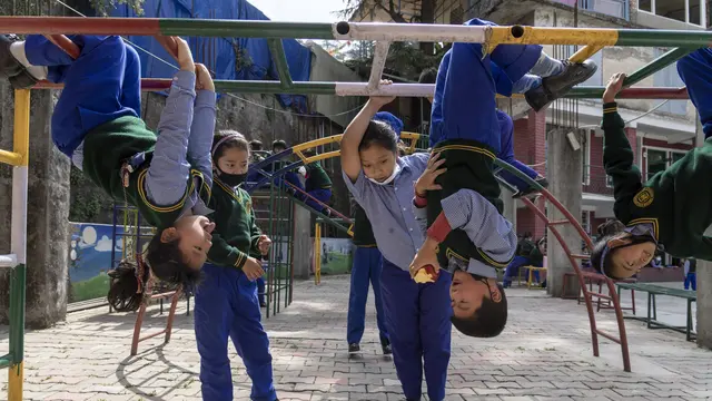 Potret Anak-Anak Tibet di Pengasingan India saat Kembali Sekolah
