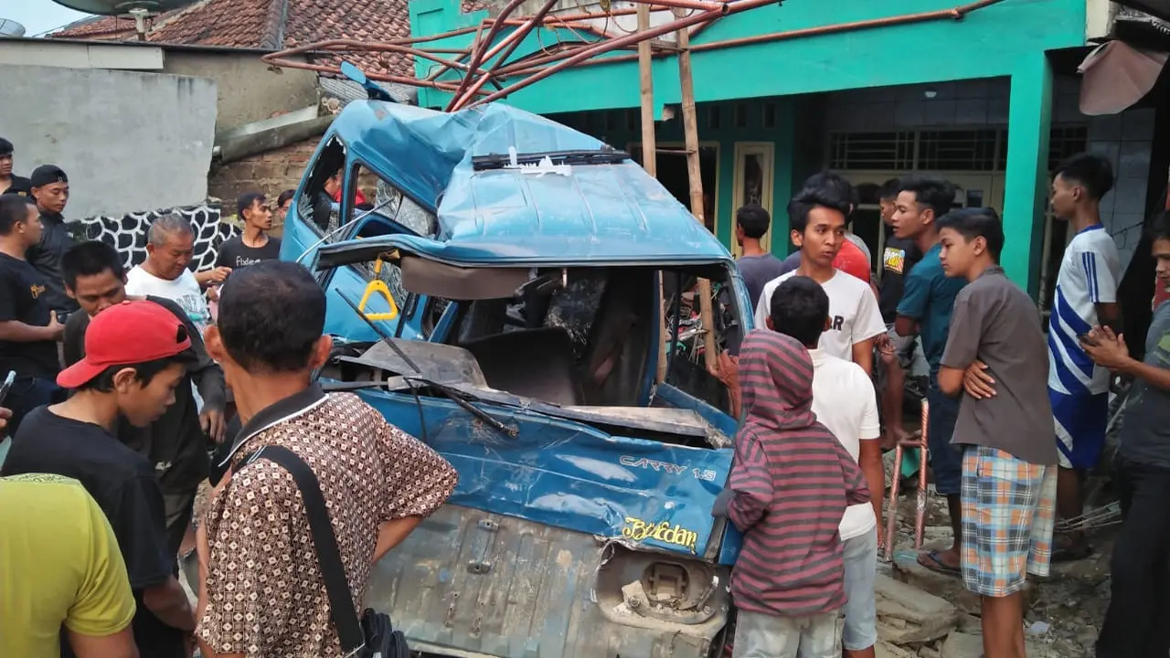 Kecelakaan Beruntun Libatkan 6 Kendaraan di Bogor