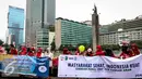 Kampanye Gerakan Peduli Obat dan Pangan Aman di kawasan Car Free Day Bundaran HI mengajak masyarakat untuk tidak beli obat secara online dan waspada terhadap bahan berbahaya pada makanan, Jakarta, Minggu (13/11). (Liputan6.com/Faizal Fanani)