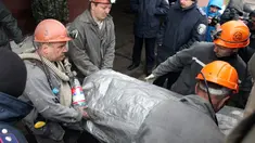 Tujuh orang tewas akibat ledakan yang terjadi di sebuah tambang batubara di dekat kota Donetsk, Ukraina Timur pada Jumat 11 April 2014. (AFP PHOTO/Anatoliy Stepanov)