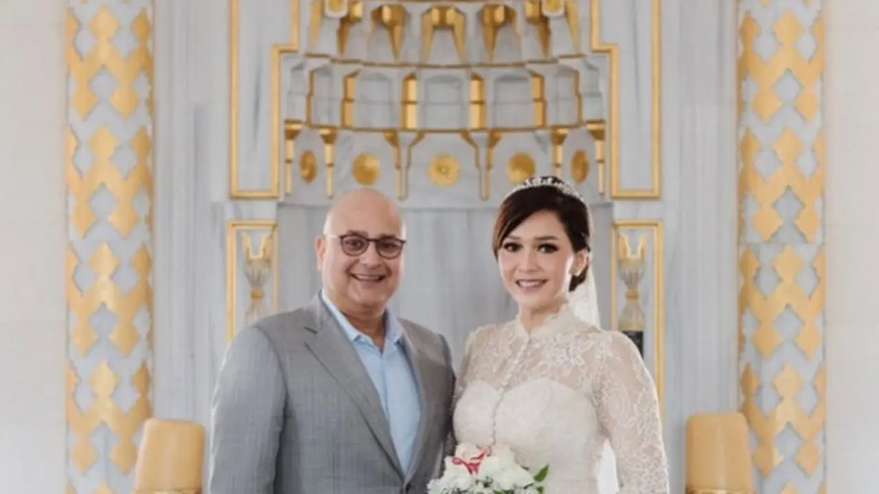 Model Kebaya Pernikahan Maia Estianty dan Irwan Mussry