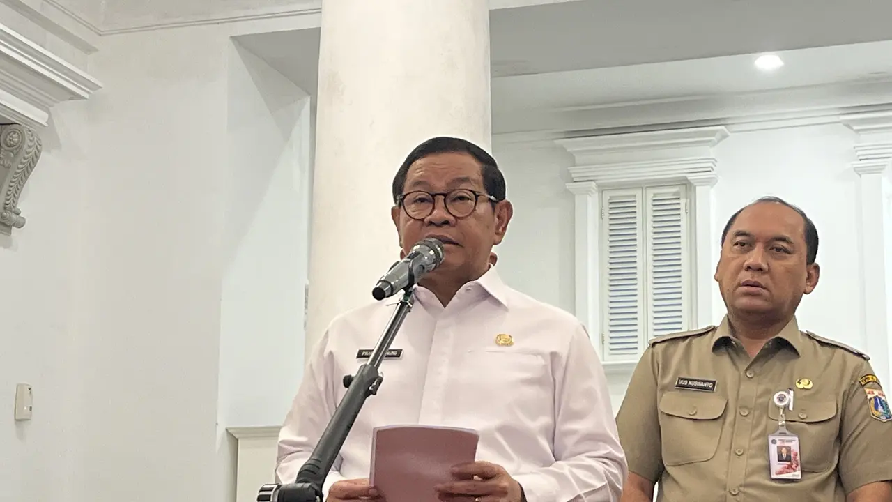 Gubernur DKI Jakarta Pramono Anung di Balai Kota DKI Jakarta, Selasa (10/2/2026).