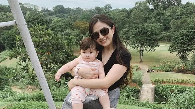 7 Potret Kebersamaan Franda dan Zylvechia, Ibu dan Anak yang Kompak