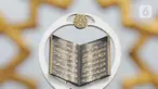 Tugu Al-Quran di Masjid Istana Anak Yatim, Desa Cikeas Udik, Gunung Putri, Kabupaten Bogor, Jawa Barat, Jumat (30/4/2021). Tugu Al Quran yang dibangun di Masjid Istana Anak Yatim ini mendapat penghargaan dari Leprid mencapai rekor dunia sebagai tugu Al Quran tertinggi di dunia dengan tinggi 18 meter