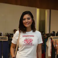 Diakui Aline Adita, dalam kurun waktu satu tahun ia sudah menaklukkan empat gunung di Indonesia. (Nurwahynan/Bintang.com)