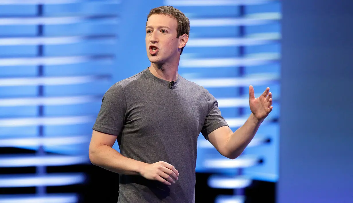Sementara di posisi lima ada pendiri Facebook Mark Zuckerberg. Pada tahun 2017 ini, aset kekayaan Mark ditaksir 57,6 miliar dolar Amerika, atau sekitar 749 triliun rupiah. (AP Photo/Eric Risberg, File)