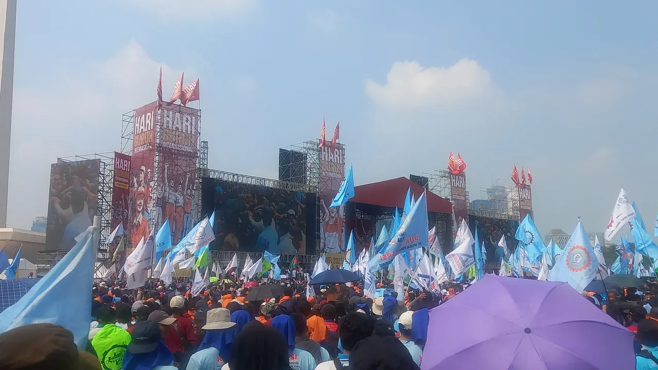 Presiden Prabowo Subianto hadir dalam acara peringatan Hari Buruh Internasional di Monas Jakarta,Kamis, (1/5/2025).
