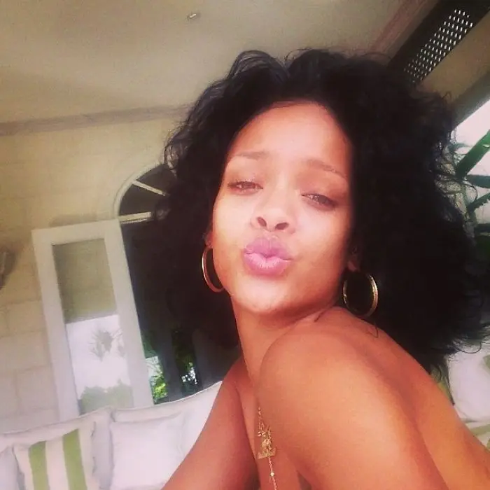 Rihanna. (Sumber foto: Boredpanda.com)