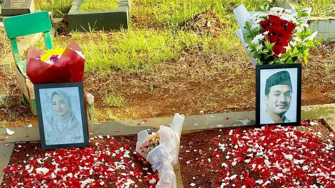 7 Potret Keluarga Haji Faisal Ziarah Makam dalam Momen Ulang Tahun Bibi Ardiansyah