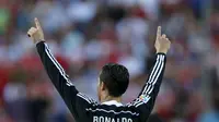 Hattrick Ronaldo Bikin Madrid Atasi Sevilla