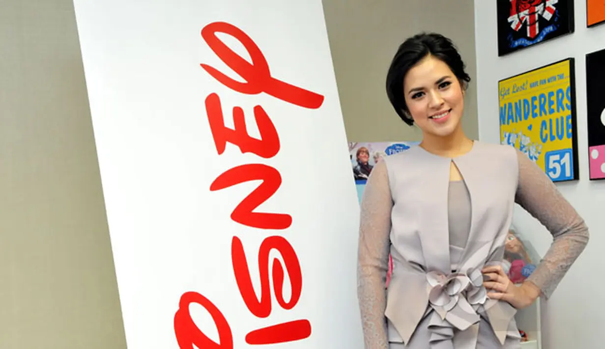 Penyanyi cantik, Raisa Andriana saat ditemui di kantor PT Walt Disney Indonesia, Jakarta, Rabu (18/2/2015). (Liputan6.com/Panji Diksana)