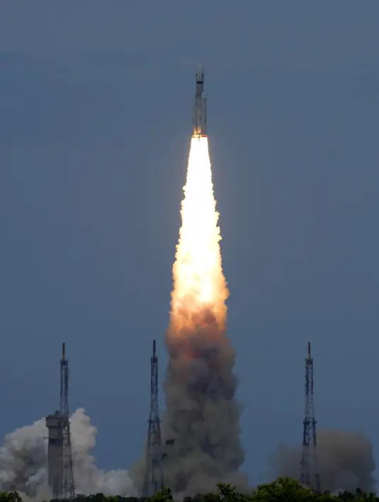 <p>Bulan lalu, India mencapai kesepakatan dengan Amerika Serikat untuk mengirim misi bersama ke Stasiun Luar Angkasa Internasional tahun depan. (AP Photo/Aijaz Rahi)</p>