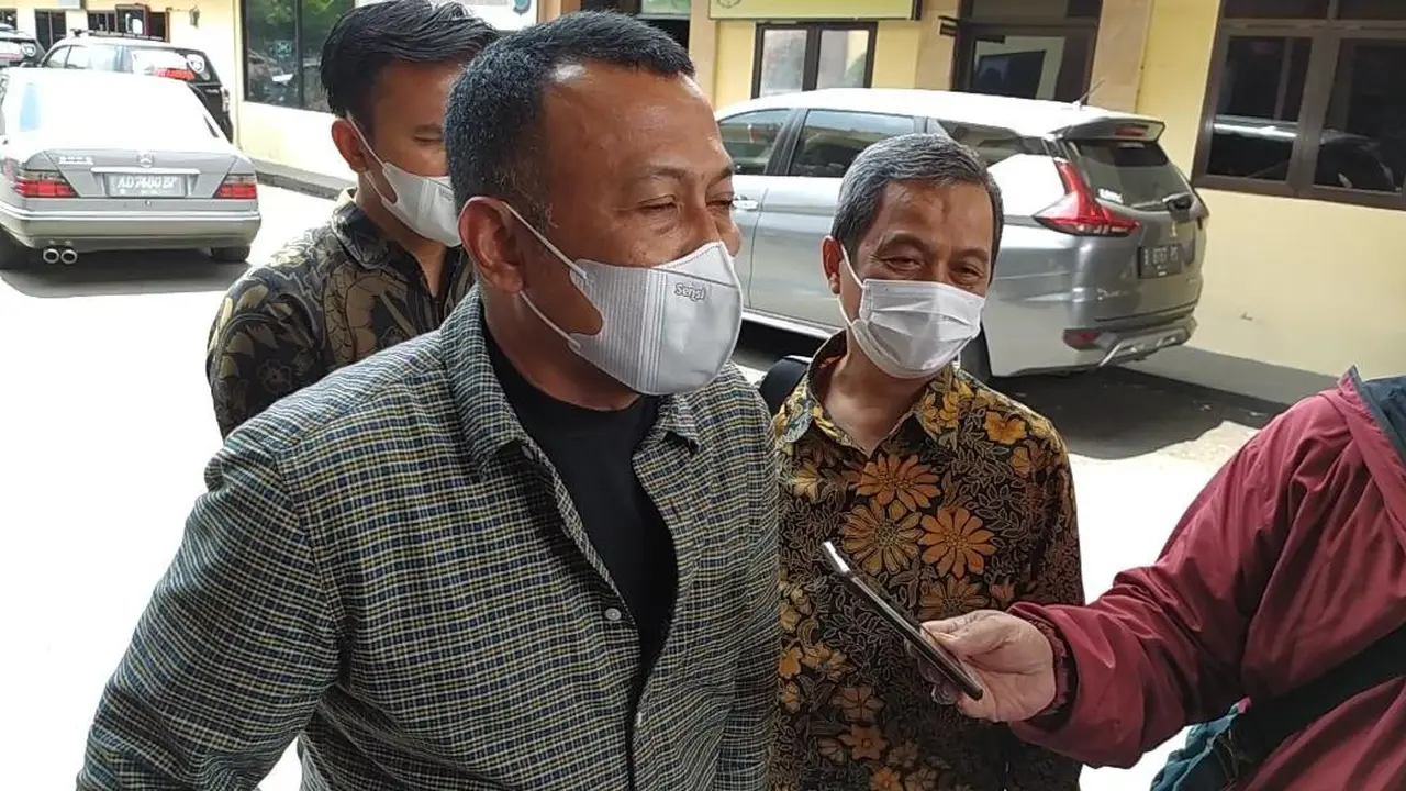 Bupati Ponorogo Sugiri Sancoko memenuhi panggilan Polda Jatim. (Dian Kurniawan/Liputan6.com)