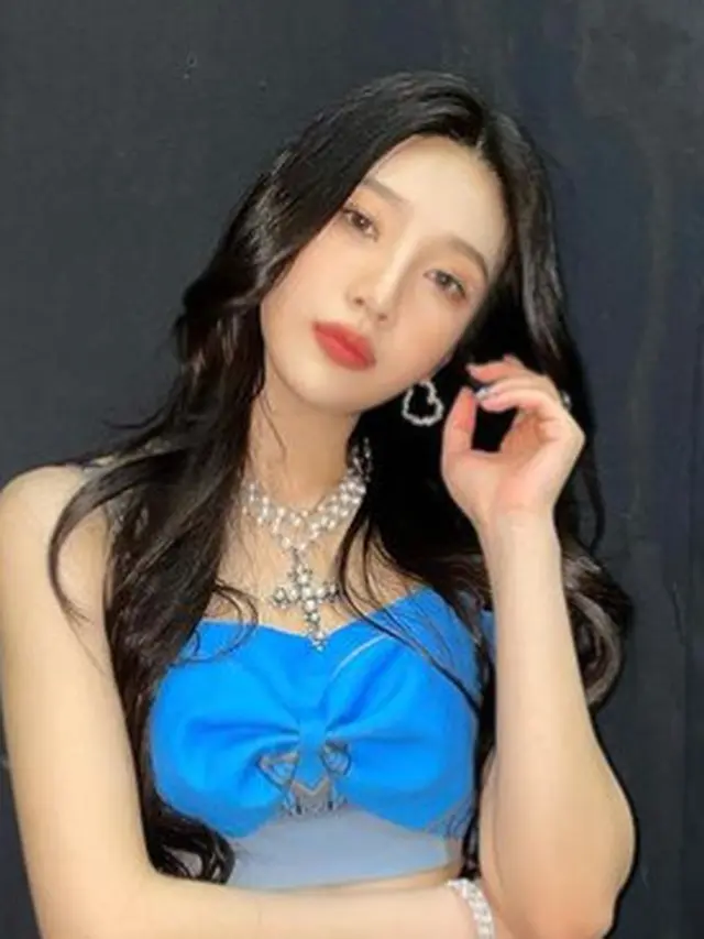 Rekomendasi Fashion Item Jennie BLACKPINK hingga V BTS yang Bikin OOTD Liburan Makin Kece