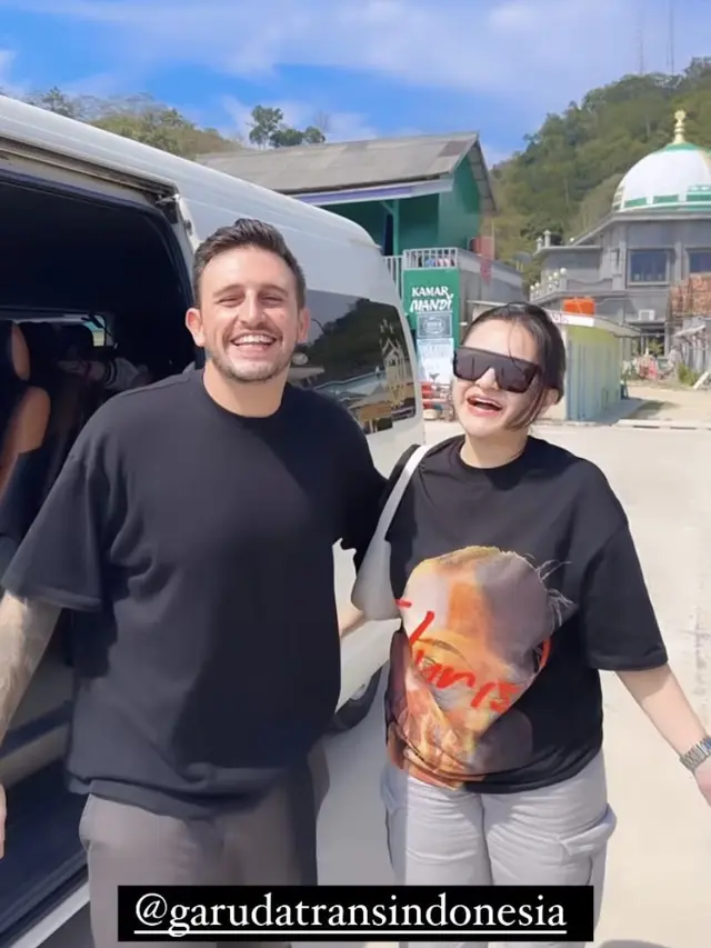 Tampil Mesra, Ini 7 Potret Liburan Nathalie Holscher dan Ladislao yang Tuai Sorotan