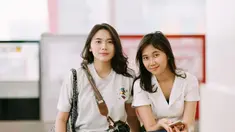 Wanita kelahiran Bandung, 28 September 1998 ini merupakan salah satu artis berbakat. Tak hanya sebagai pembawa acara, Marsha juga melebarkan sayap dengan bermain di film dan sinetron Tanah Air. Pesona kecantikkannya pun berhasil membuat netizen terpanah. (Liputan6.com/IG/@marshariss)