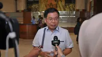 Anggota Komisi X DPR, Sofyan Tan mengaku pihaknya menyambut rencana Kementerian Pemuda dan Olahraga untuk menaturalisasi Ezra - Glenn Walian